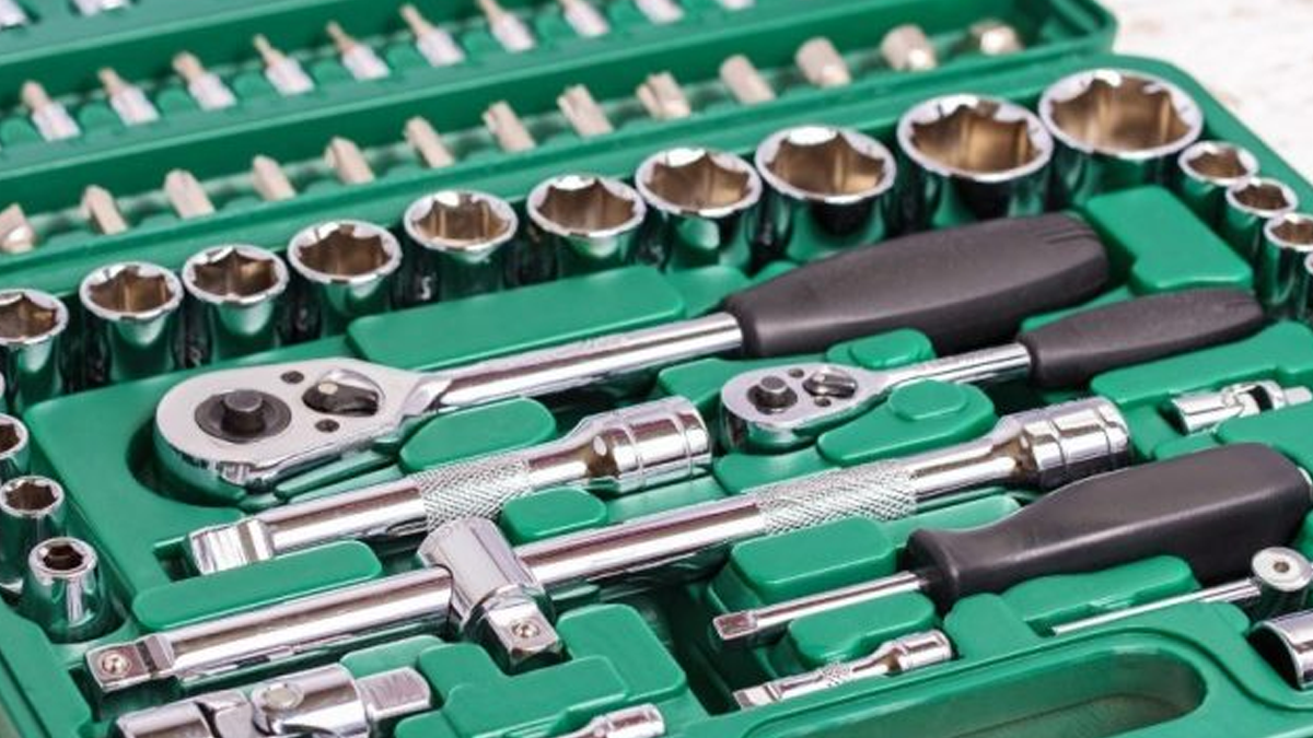 ابزارتکنو - بررسی تأثیر کیفیت مواد اولیه بر عملکرد ابزارهای مکانیکی